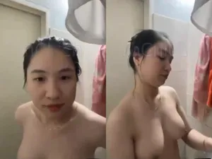 Gái vú đẹp, vừa call với em gái vừa tắm