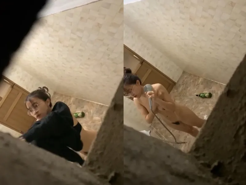 Quay lén người yêu vú to tắm, khe bướm chảy nước ròng ròng